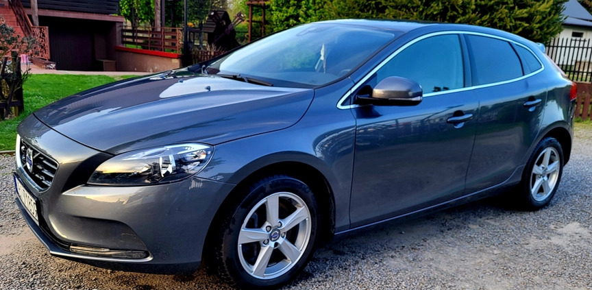 Volvo V40 cena 43500 przebieg: 142600, rok produkcji 2012 z Lidzbark małe 154